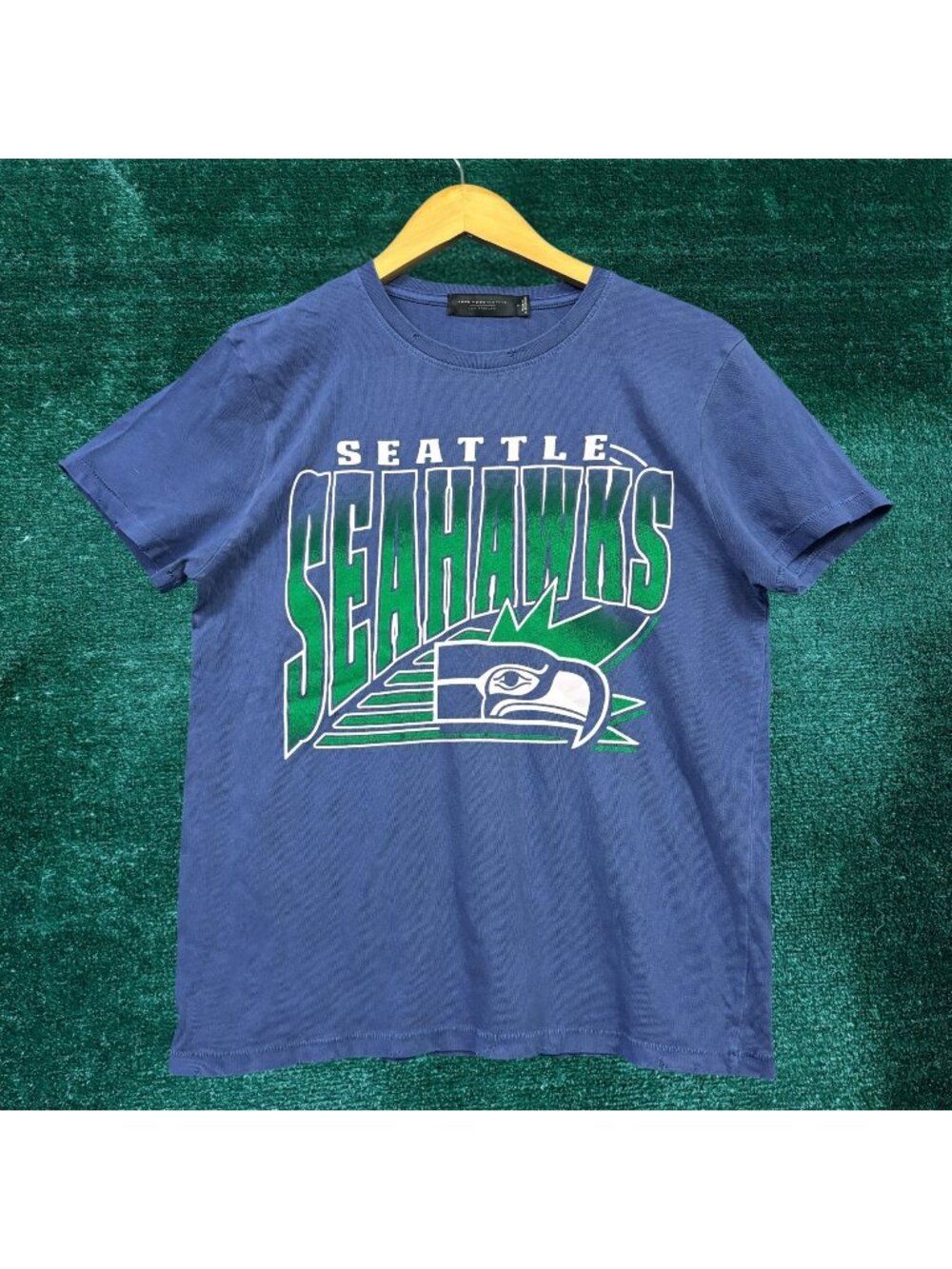 NFL Seattle Seahawks Football Team blue T-Shirt Size Small